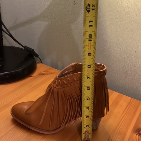 Beast Ankle Fringe Boots size 8 - Picture 2 of 10